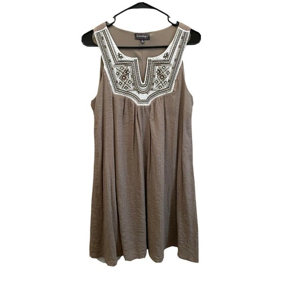 Luxology Dresses & Skirts - LUXOLOGY Sleeveless Shift Dress Size 8 Beige